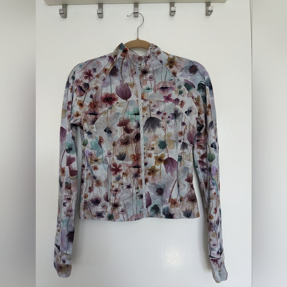 Lululemon Cropped Jacket Nulu Floral Size 8 (feels like XS)